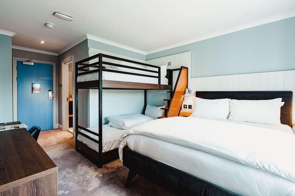 Village Hotel Blackpool Room photo